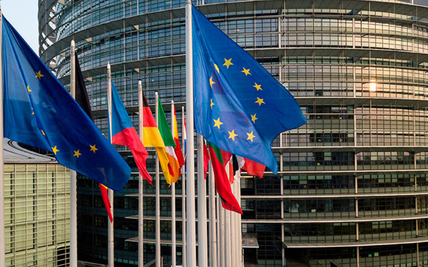 Европарламент отказался причислить атом и газ к безвредным источникам энергии