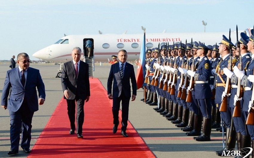 Вице-президент Турецкой Республики прибыл с официальным визитом в Азербайджан