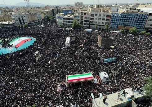В Иране проходят похороны погибшего президента Раиси
