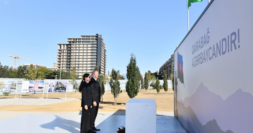 Президент Ильхам Алиев и первая леди Мехрибан Алиева посетили в Баку строящийся Парк Победы