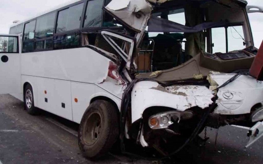 В Боливии восемь человек стали жертвами ДТП с автобусом