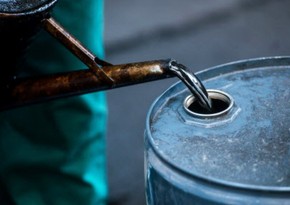 Нефть марки Brent подешевела до $80,6 за баррель после падения цены накануне