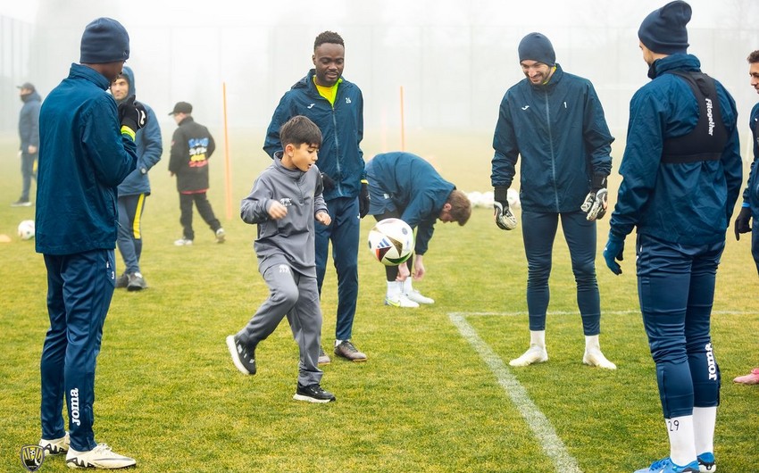 Kəpəzin futbolçuları lisey şagirdləri ilə görüşüb