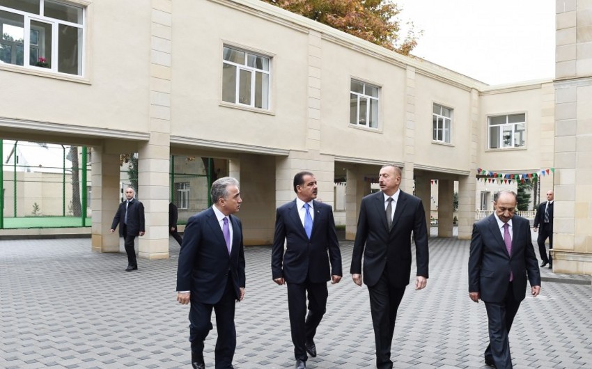 Президент Ильхам Алиев ознакомился с условиями, созданными в средней школе города Гянджа
