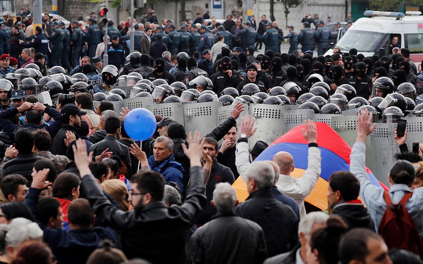 Three protesters arrested in Yerevan