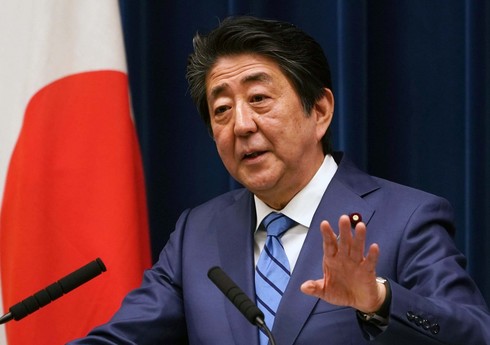 Абэ впервые после объявления о намерении уйти в отставку посетил больницу