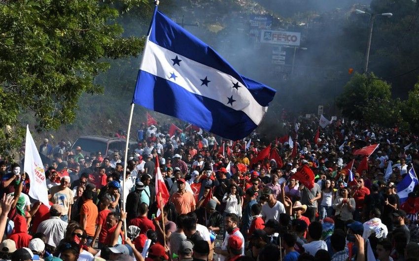 Hondurasda prezidentin istefasını tələb edən etiraz aksiyaları keçirilib