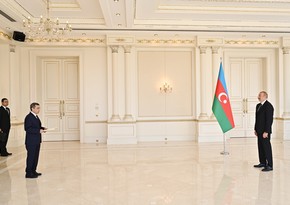 Президент Ильхам Алиев принял верительные грамоты новоназначенного посла Туркменистана 