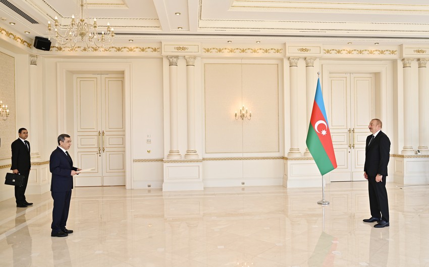 Президент Ильхам Алиев принял верительные грамоты новоназначенного посла Туркменистана 