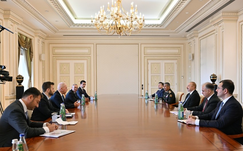 President Ilham Aliyev receives Defense Minister of Israel