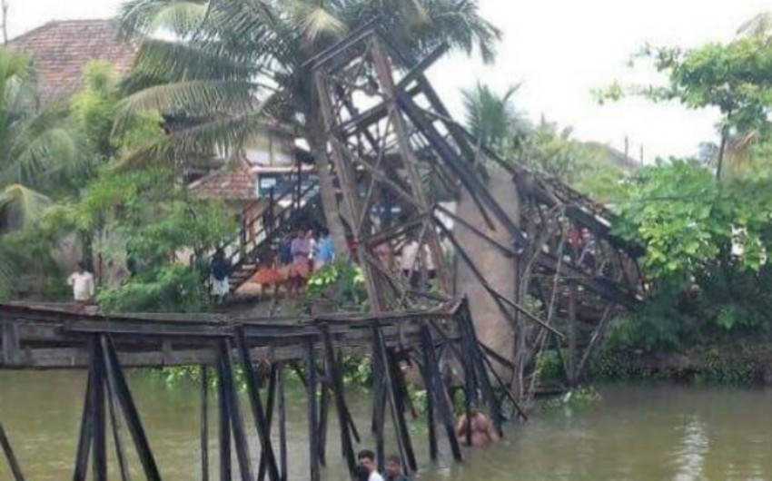 Walkway bridge collapses in India, 57 injured - PHOTO