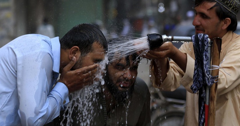 Жителей Пакистана призвали не покидать дома из-за аномальной жары