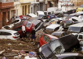 Spain PM announces flood aid plan of 10.6B euros