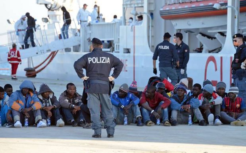 ​В 2016 году в Европу по морю добрались свыше 249 тысяч мигрантов и беженцев