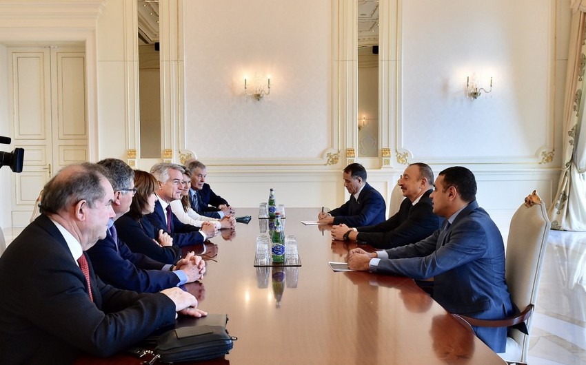 Президент Азербайджана принял делегацию во главе с руководителем группы французско-кавказской дружбы Сената Франции