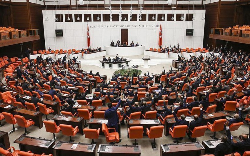 AKP 149 deputatı təkrar namizəd göstərməyib