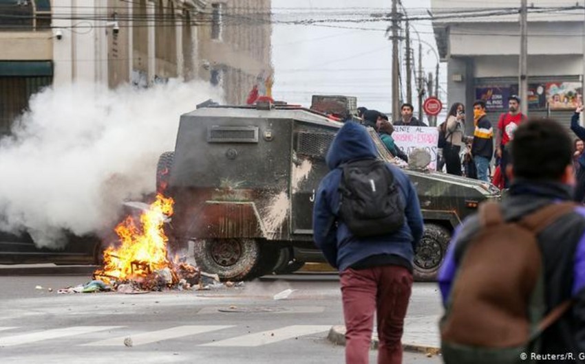 В Чили в ходе протестов задержали около 1,5 тысячи человек
