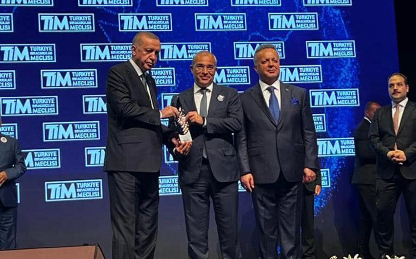 Президент Турции вручил премию SOCAR Turkey Микаилу Джаббарову