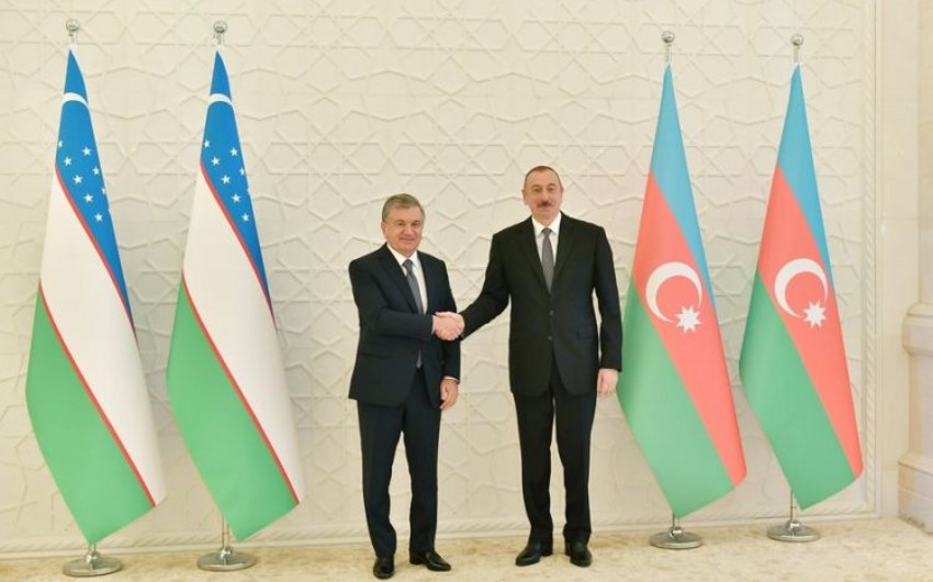 Президент Азербайджана поздравил узбекского коллегу 