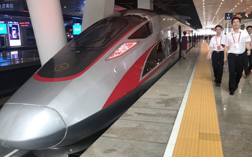 World's fastest train launched between Beijing and Shanghai