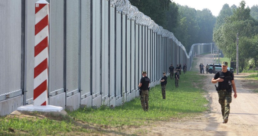 Польша выделит более $370 млн на укрепление заграждения на границе с Беларусью
