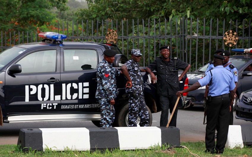 Представители ВМС Нигерии задержали 10 человек подозреваемых в попытке кражи нефти