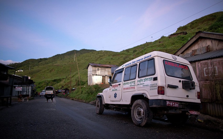 Nepalda avtobus 400 metrdən dərəyə aşıb, 16 nəfər ölüb