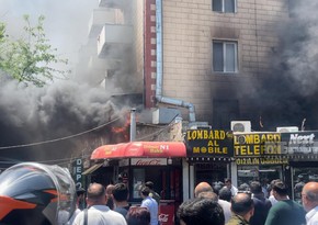 Пожар в донерной возле станции метро Нефтчиляр потушен - ВИДЕО