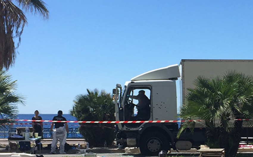 Полиция обнаружила пистолет и муляжи стрелкового оружия в грузовике в Ницце