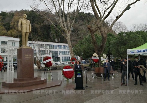 В Стамбуле почтили память Гейдара Алиева