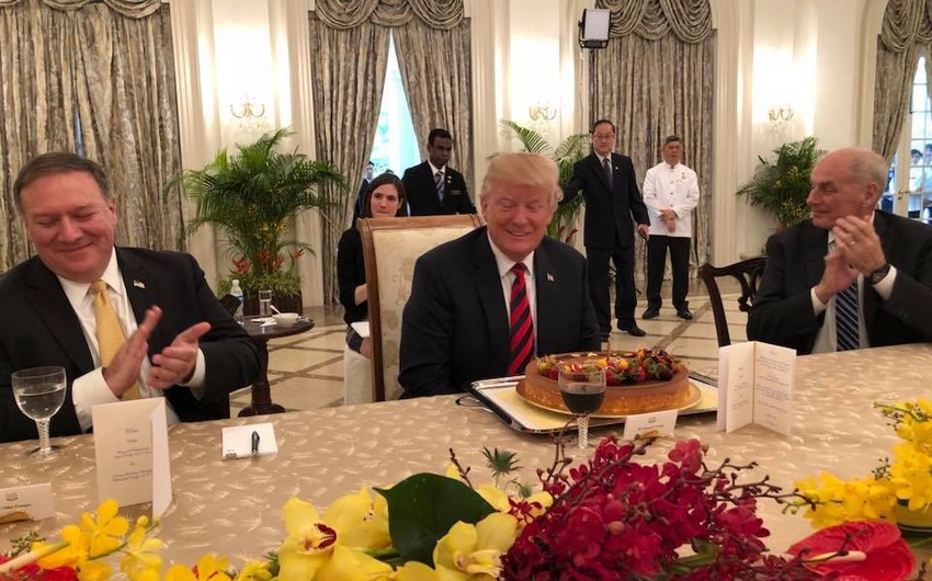 Singapore presents Trump with birthday cake - PHOTO