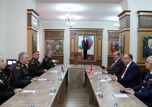 В Баку прошла встреча с руководством университета обороны Турции