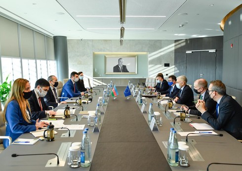 Азербайджан и ЕК обсудили связи с международными финансовыми структурами