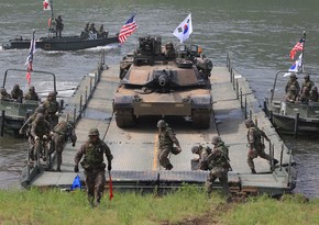 Южная Корея планирует провести с США крупнейшие учения с боевыми стрельбами