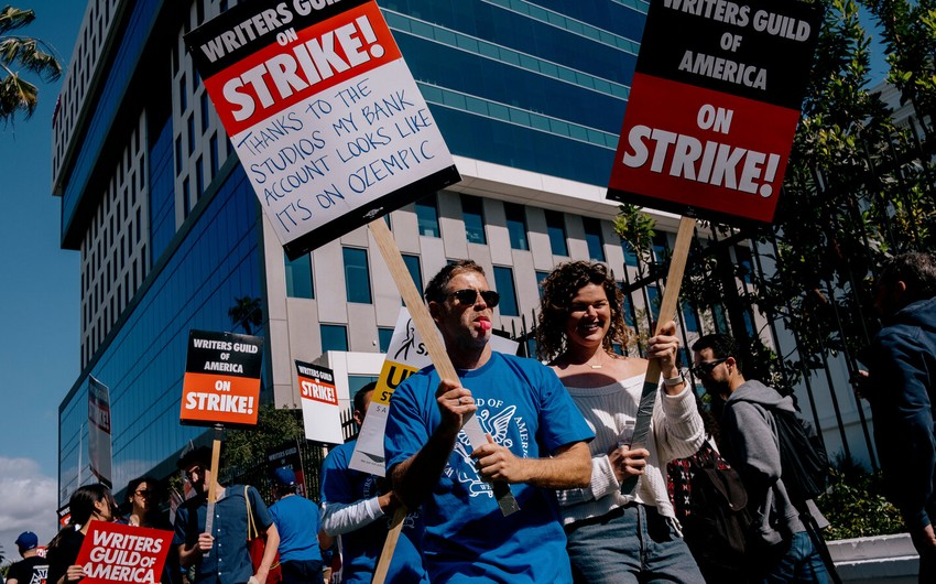 Киностудии Голливуда приостанавливают выплаты сценаристам из-за забастовки