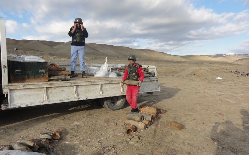 В Хызы обнаружено 16 единиц неразорвавшихся боеприпасов - ФОТО
