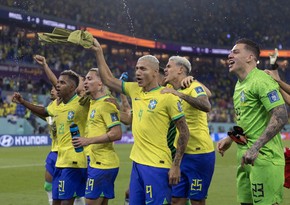 Braziliya və Serbiya yığmaları rekorda imza atıb, iki futbolçu tarixə düşüb