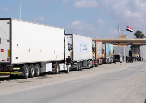 ЦАХАЛ: Колонна из 50 грузовиков доставила гумпомощь на север сектора Газа