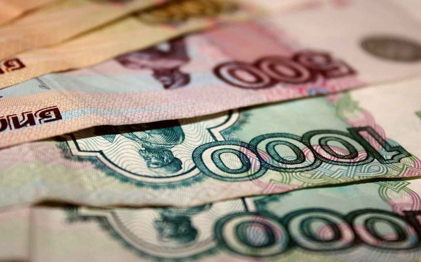 Azərbaycan əhalisinin banklara xalis rubl satışı 28% artıb
