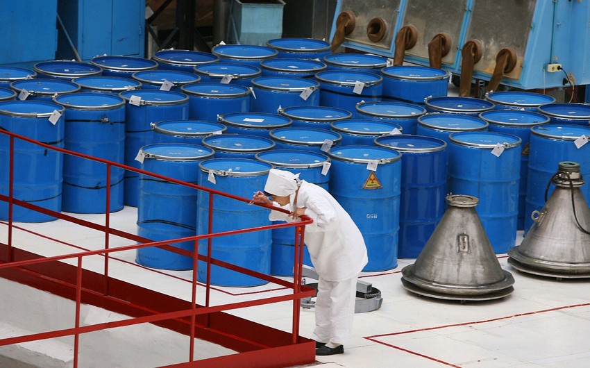 İran uranın zənginləşdirilməsi üçün bir neçə yüz yeni sentrifuqanı işə salıb