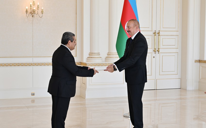 President Ilham Aliyev receives credentials of incoming ambassador of Columbia - UPDATED