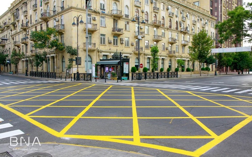 В Баку начался новый этап применения желтых разметок на дорогах 