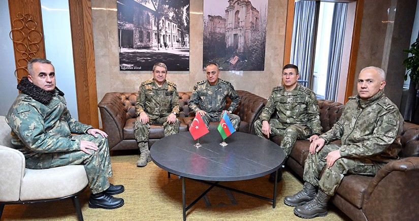 Azerbaijan Land Forces Commander meets with Turkish counterpart