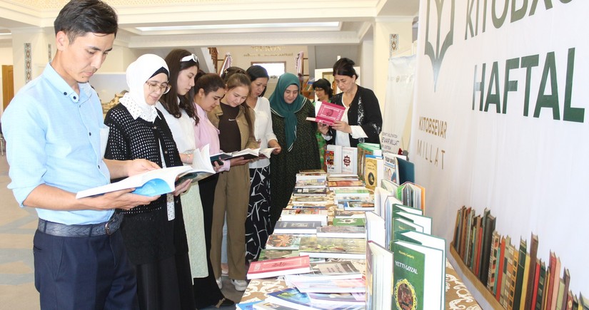 В Ташкенте прошла выставка книг азербайджанских авторов