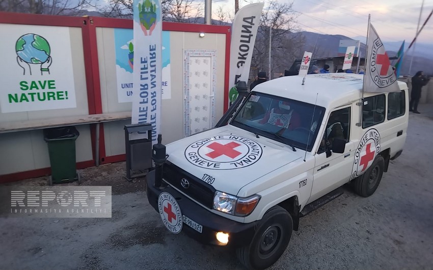 ICRC vehicles pass freely through Khankandi-Lachin road