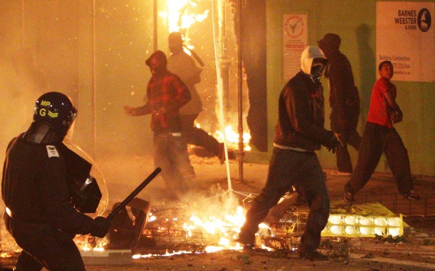 В ЮАР около ста человек устроили погромы в магазинах иммигрантов