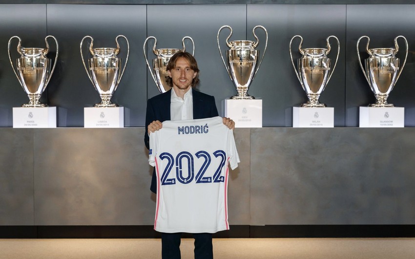 Real Madrid Modriçlə yeni müqavilə imzaladı