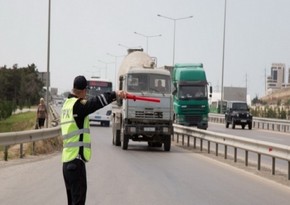 На некоторых дорогах Баку вводится ограничение на движение грузовых автомобилей