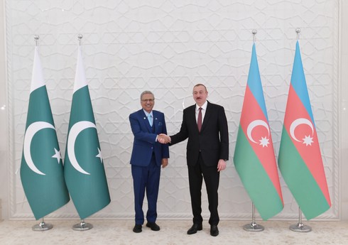 Президент Ильхам Алиев поздравил главу Пакистана