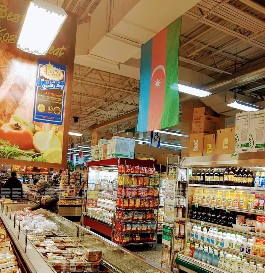 ABŞ-ın məşhur supermarketlər şəbəkəsində Azərbaycan bayrağı asılıb